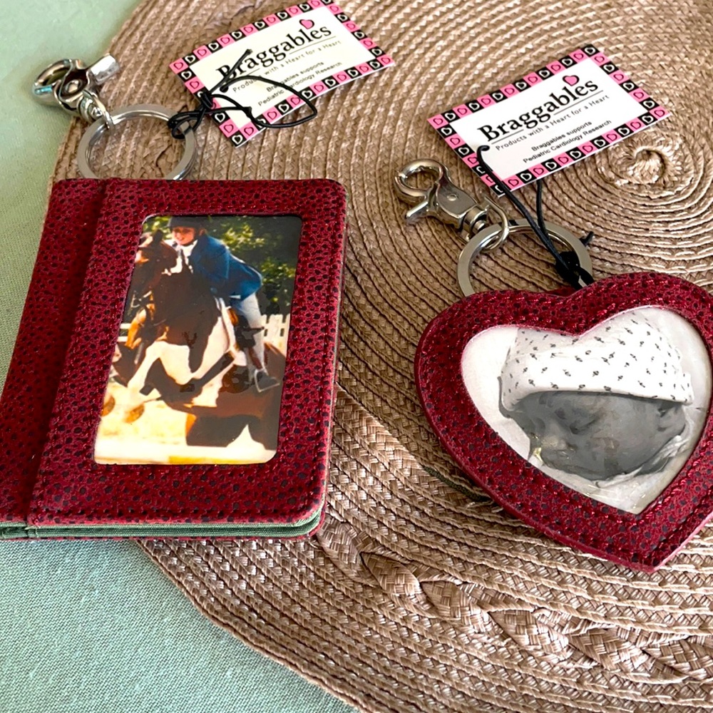 PEBBLE GRAIN CRIMSON CARD HOLDER + KEY RING